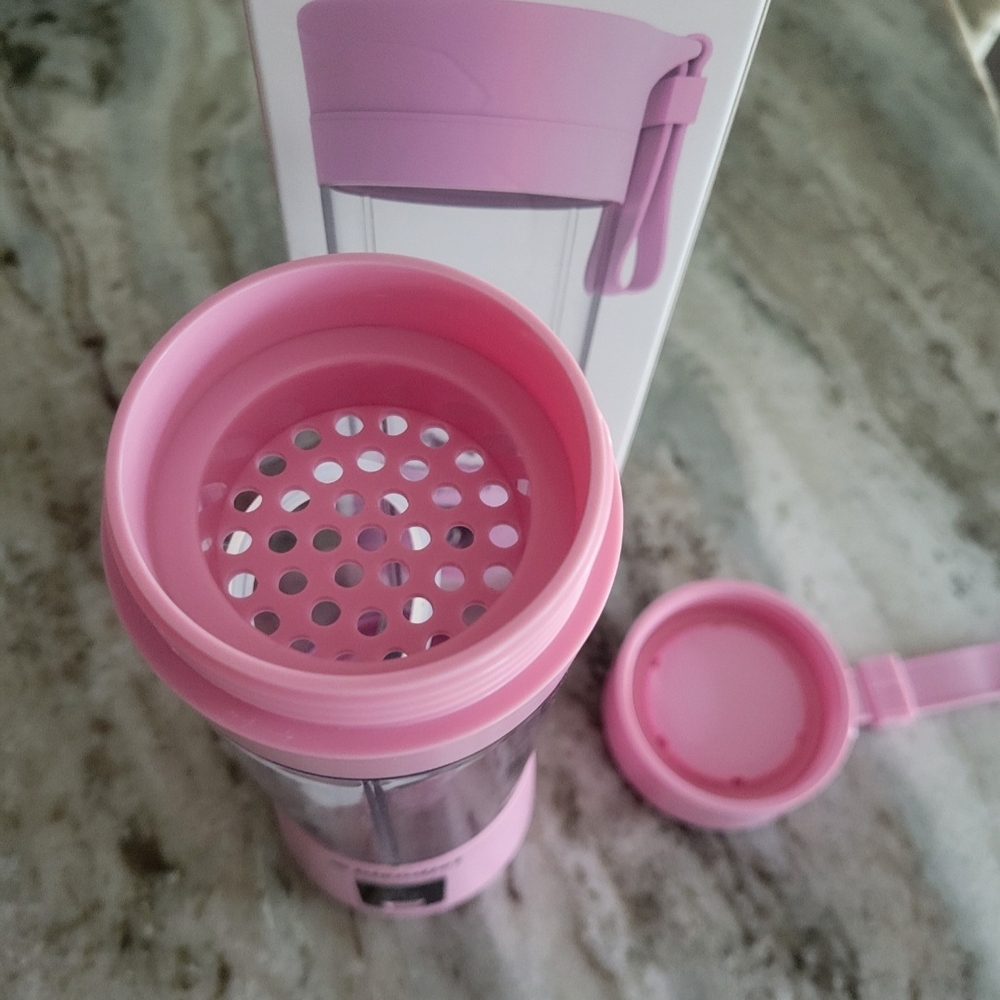 Pink Portable Blender - Picture 3 of 5